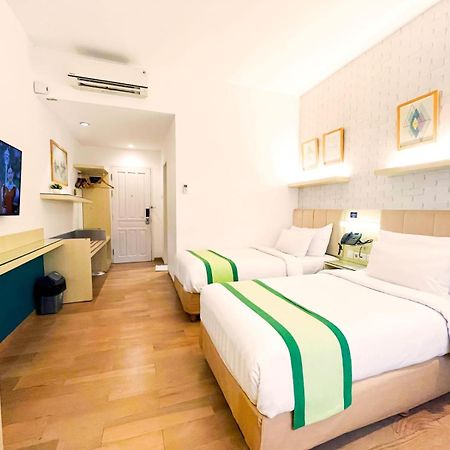 Hotel Wisata Niaga Campus Пурвокерто Экстерьер фото