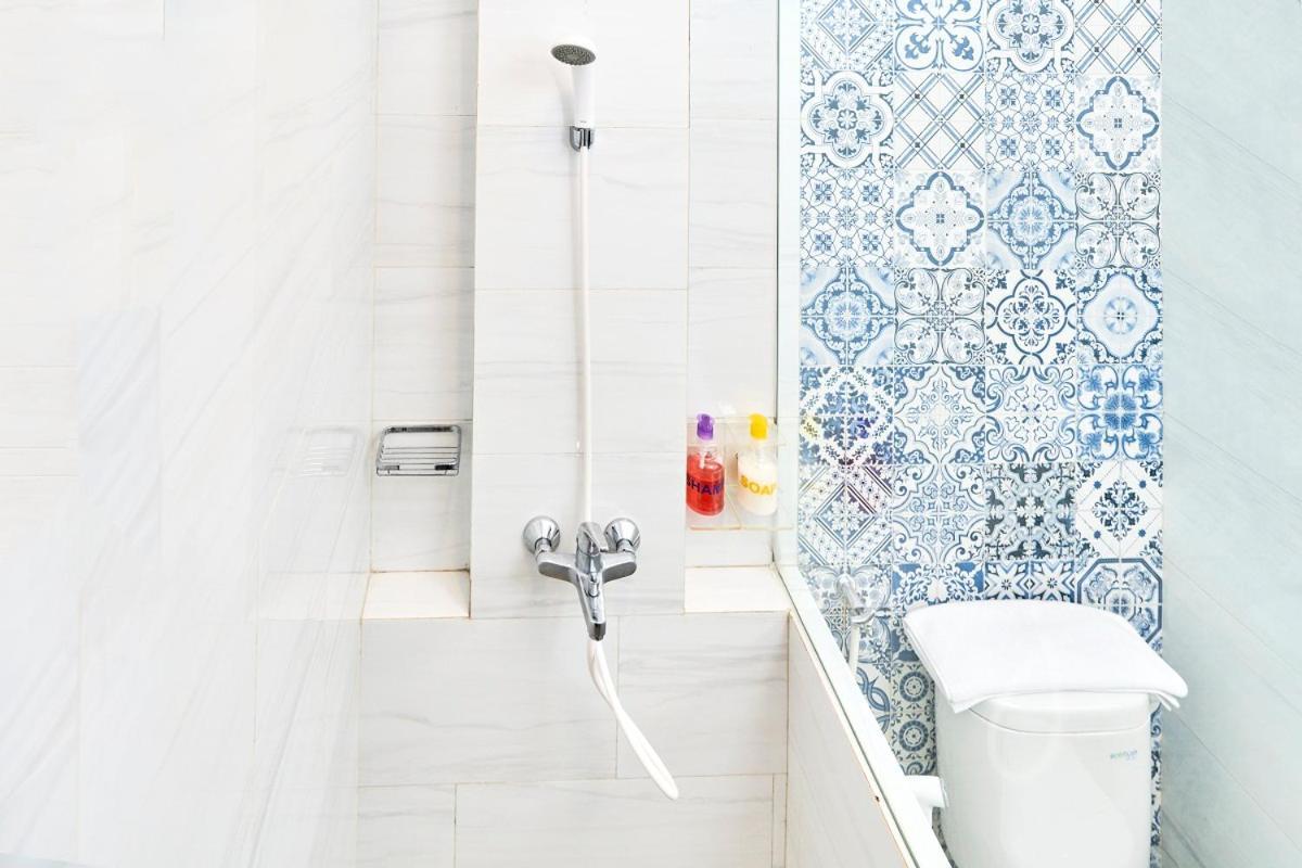 Hotel Wisata Niaga Campus Пурвокерто Экстерьер фото