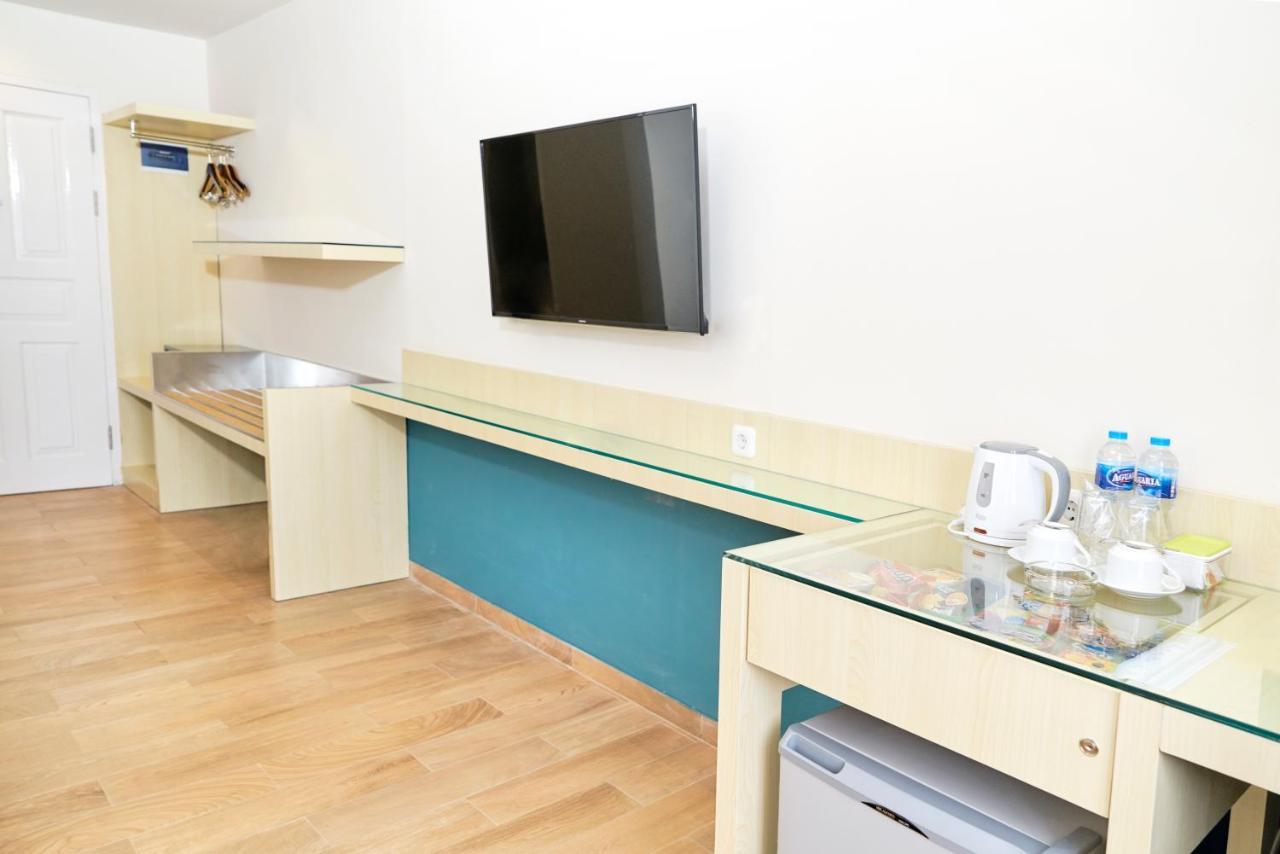 Hotel Wisata Niaga Campus Пурвокерто Экстерьер фото